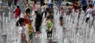 [포토]무더위 속 분수광장