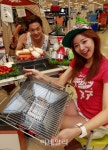 [포토]롯데마트 가족캠핑 몽크로스 BBQ 테이블, 그릴이면 끝