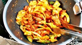 닭갈비와 우동의 만남! `닭사리`