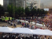 [교황방한]광화문광장 화장실 인산인해·휴대폰도 일부 먹통