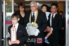 [포토]가족과 함께 떠나는 배우 故 김진아