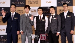 [포토]포즈 취하는 tvN 더 지니어스: 블랙 가넷 출연진들