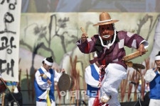 [포토]고성오광대보존회, 고성오광대 공연