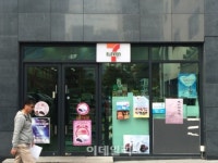 로비에 맥도날드·지하엔 쇼핑몰…호텔 多 있다