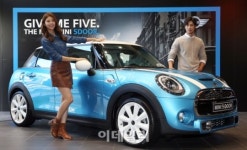 [포토]고급 소형차 미니(MINI), 최초 5도어 모델 출시