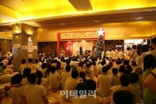 [포토]드래곤힐스파, 크리스마스 이벤트-마술쇼