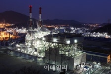[기업 생존위해 다 바꾼다]금호석유화학, 세계일등제품 20개로 늘린다