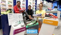 [포토]아식스 코리아, 강남직영점 리뉴얼 오픈