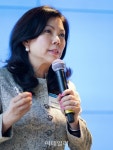 [포토]축사하는 코델리아 청 아시아 태평양 지역 인더스트리 솔루션 영업 총괄 부사장