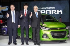 [2015서울모터쇼][포토]박지성 차세대 쉐보레 스파크 따봉