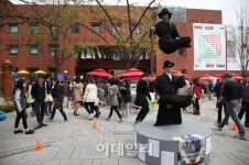 [현장가다] 편의점 알바없이 예술인으로 먹고살겠다