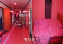 [르포]대구 집창촌 자갈마당 기습단속…문열어라 실랑이