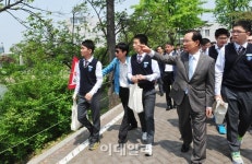 [포토]대학탐방 온 경남 진주고등학교 학생들-4
