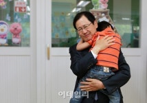 금호석유화학, 철원까지 맞춤형 휠체어 전달