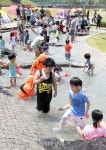 [포토]북적이는 북서울 꿈의숲 물놀이장