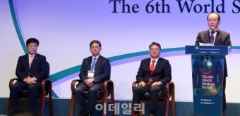 [WSF 포토]제 6회 세계전략포럼에서 축사하는 황우여 사회부총리 겸 교육부 장관
