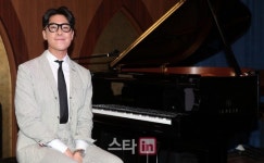 [포토]피아노와 가수 정준일