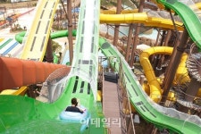 [한여름워터파크①] 급류타기 끝판왕…롯데워터파크