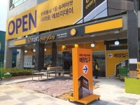 정용진, 이마트에브리데이 `노 브랜드 슈퍼`로 바꾼다