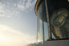 [여행] 밤바다 깊은 고독 100년 등대 찾아떠난다