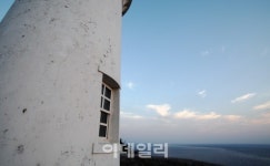 [여행] 밤바다 깊은 고독 100년 등대 찾아떠난다