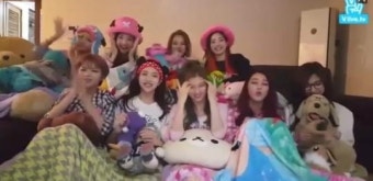 트와이스, 데뷔 앨범 발매에 감격해 눈물