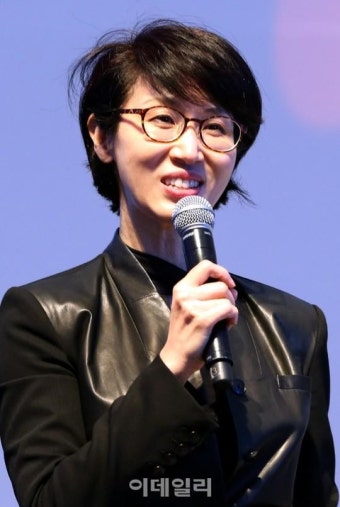 [WWEF포토]'제 4회 세계여성경제포럼(WWEF2015)' 공감파티에서 강연하는 노소영 아트센터 나...