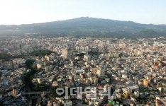 한채에 12억…강남 뺨치는 제주 아파트값