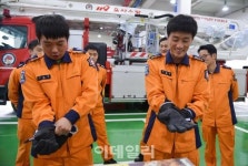 효성, 소방의 날 맞아 ‘사랑의 소방장갑’ 전달