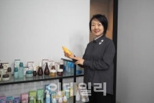 中 찍고 세계 도약 디자인 한류 투톱