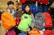 [포토]롯데마트, 신학기 새가방 대전