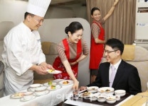 [포토]아시아나 퍼스트클래스 `팔도진미` 기내식입니다