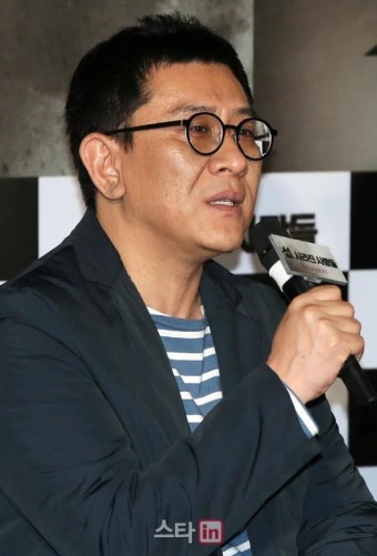 [포토]질문에 답하는 이지승 감독