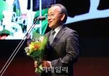[포토]제3회 이데일리 문화대상 클래식 최우수상 이창주 빈체로 대표