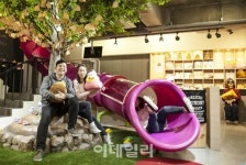 인사동 쌈지길에 동심저격 놀이똥산 개장