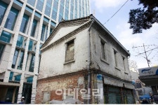 남대문로 서울 마지막 2층 한옥상가, 문화재로 거듭난다