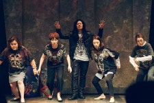 헤비메탈 걸스 직장인 공감백배…순조로운 출발