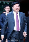 [포토]‘컨데나스트 럭셔리 컨퍼런스’ 환영 리셉션 나서는 주형환 산업통상자원부 장관