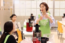휴롬, 대형마트서 ‘녹즙 쿠킹클래스’ 진행