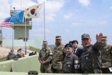 [포토]JSA 경비대대 방문한 한미연합사령관