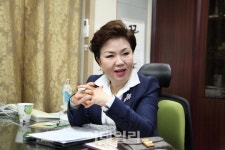 [소상공인열전]① K-뷰티 선봉에는 한국 미용인들 있어,최영희 대한미용사회중앙회장