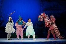 부산서 오늘이 왕비의 잔치 반값에 본다