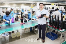 우리만의 자생력 키워야죠. 김기경 무궁화전자 대표