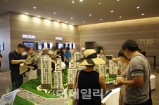 더 뜨거워진 강남 재건축 열기…부동산 규제카드가 막을까
