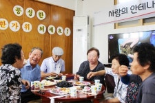 스카이라이프, 노인정 등 22곳에 UHD·안테나 무상 제공