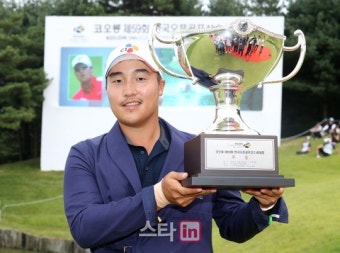 [포토] 코오롱 제59회 한국오픈선수권대회 우승자 이경훈프로 우승트로피
