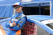 [슈퍼레이스] 두 대가 참가한 슈퍼레이스 GT-4, 팀 코리아익스프레스 이화선 2위...정승철 4연승