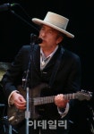 [2016노벨문학상] 미국 가수 겸 시인 밥 딜런 수상(2보)