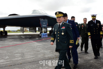 이순진 의장, 美 전략사 방문…B-2 폭격기 등 '확장억제' 전력 확인