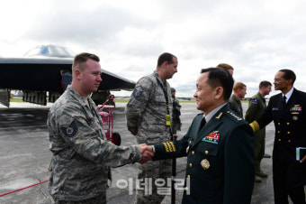 이순진 의장, 美 전략사 방문…B-2 폭격기 등 '확장억제' 전력 확인